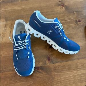 ON Women's Blue Athletic Shoes